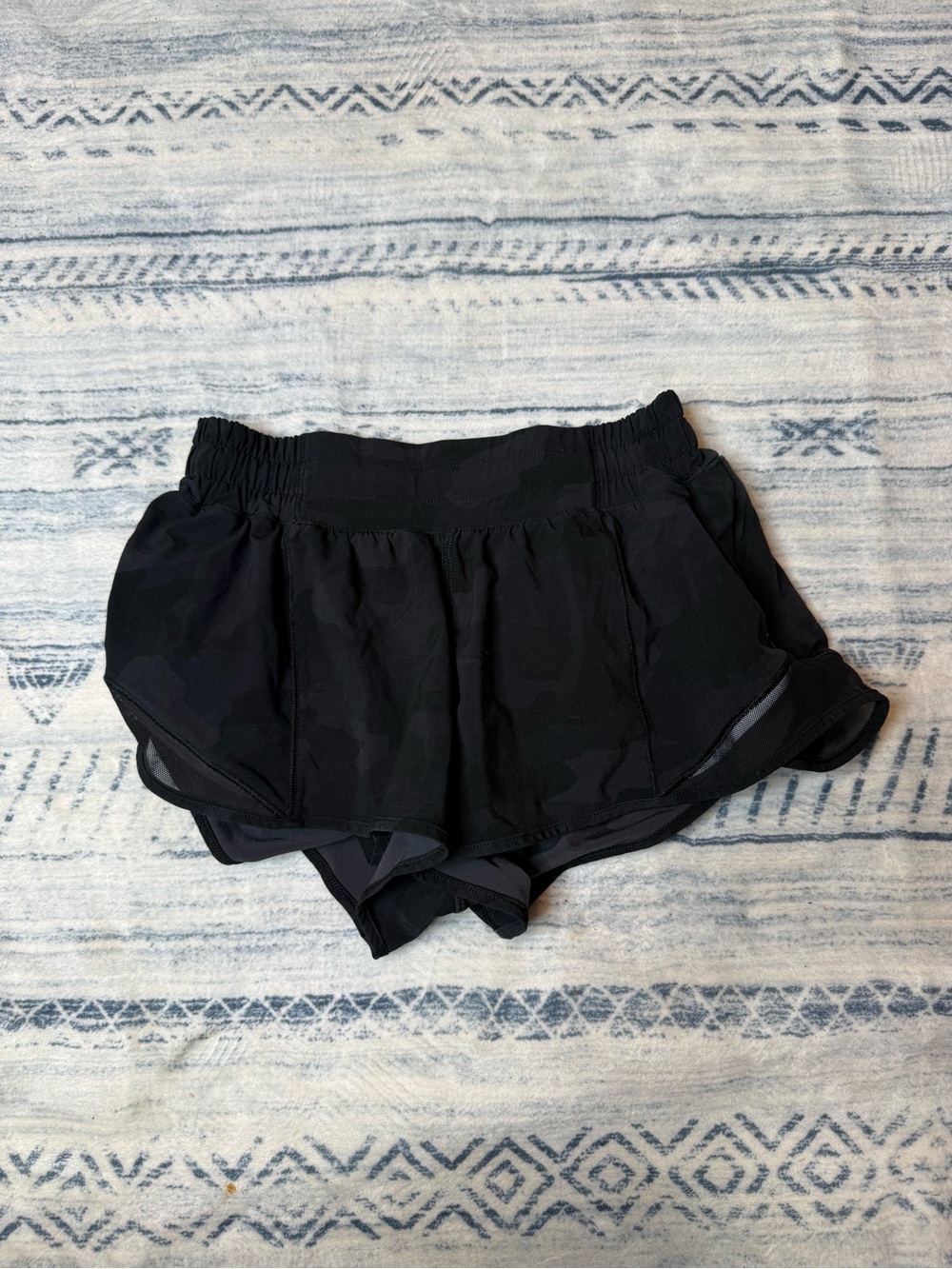 Lululemon Women’s camo Black Athletic Layered Shorts
